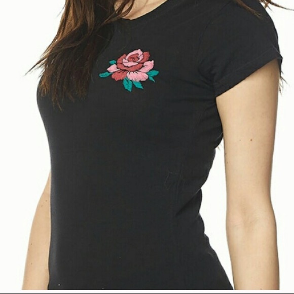 👚Sunny: Embroidered Flower - Picture 2 of 5